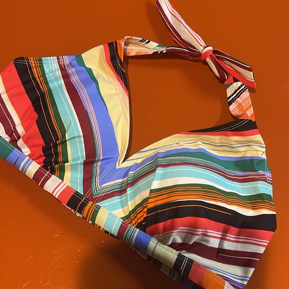 SWIM TOP - Picture 2 of 3